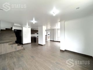 Foto 3 de Se vende casa en conjunto sin adosamiento 247 m², 4 Dorm., 2 Garajes, sector Ushimana, $135.000