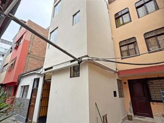 Foto 2 de ALQUILA TU CASITA DE 3 PISOS EN MIRAFLORES! RECIEN REMODELADA