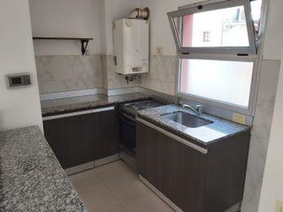 Foto 4 de Bernal Centro - Departamento 3 ambientes