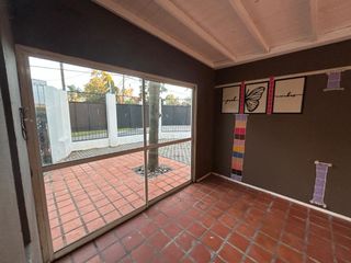 Foto 17 de Casa en alquiler de 3 dormitorios con vista al río a metros de costanera. Barrio La Florida