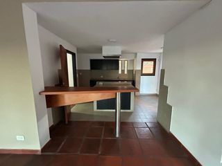 Foto 15 de Casa en alquiler de 3 dormitorios con vista al río a metros de costanera. Barrio La Florida
