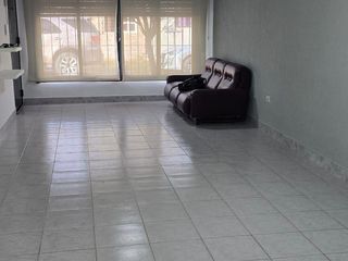 Foto 3 de Alquiler Casa de 3 dormitorios, Mitre al 1100 Centro Este, Neuquén