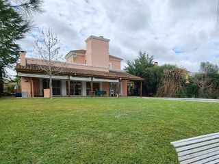 Foto 2 de Casa en alquiler  con muebles en barrio  San Isidro Labrador, Villanueva, Tigre- lote a la laguna