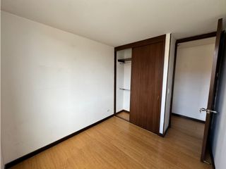 Foto 11 de SE VENDE APARTAMENTO EN GRAN GRANADA - ENGATIVA