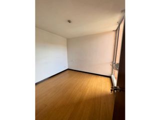 Foto 12 de SE VENDE APARTAMENTO EN GRAN GRANADA - ENGATIVA