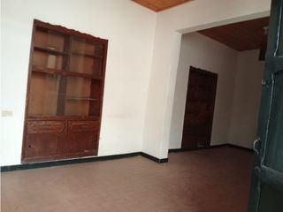 Foto 6 de Arrienda  Casa comercial centro de Zipaquira  uso institucional