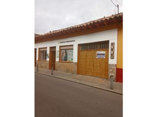 Foto 1 de Arrienda  Casa comercial centro de Zipaquira  uso institucional