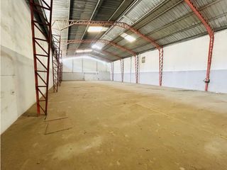 Foto 5 de Durán, Galpón en Renta, 700m2, 1 Ambientes