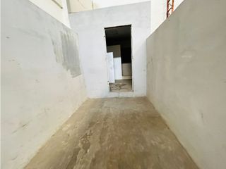 Foto 8 de Durán, Galpón en Renta, 700m2, 1 Ambientes