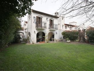Foto 1 de VENTA OPORTUNIDAD Casa de 4 Amb. Country Aranjuez