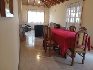 Foto 3 de ALQUILER CASA CON PILETA