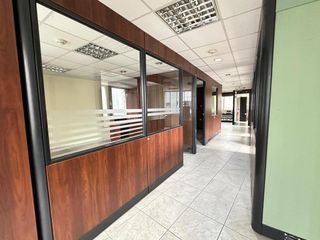 Foto 25 de REPÚBLICA DEL SALVADOR EDIFICIO CORPORATIVO ARRIENDO OFICINA 350,58m2