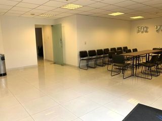 Foto 14 de REPÚBLICA DEL SALVADOR EDIFICIO CORPORATIVO ARRIENDO OFICINA 350,58m2