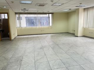 Foto 40 de REPÚBLICA DEL SALVADOR EDIFICIO CORPORATIVO ARRIENDO OFICINA 350,58m2