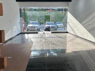 Foto 6 de POMASQUI LOCAL COMERCIAL EN PLAZA DEPORTIVA