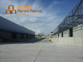 Foto 3 de Se alquila bodega 4000m2 - Norte de Quito - En Complejo