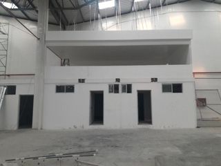 Foto 2 de Se alquila bodega 5000m2 - Quito - ALFA Bienes Raíces