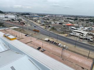 Foto 3 de Alquiler bodega industrial 460m2 en complejo - Vía Durán- Tambo