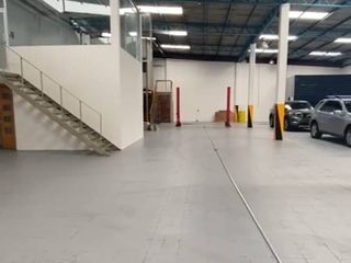Foto 1 de En venta Ofibodega independiente 800m2 - Vía a Daule - Norte de Guayaquil