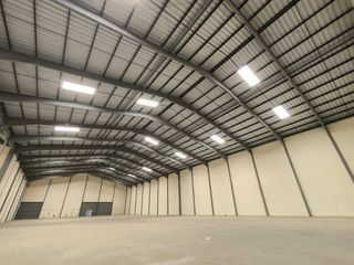 Foto 1 de Alquiler bodega industrial 3600m² en complejo - Durán- Ecuador