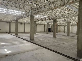 Foto 2 de VENTA COMPLEJO BODEGA 12.450M2 CON CÁMARA DE FRIO Y OFICINAS GUAYAQUIL