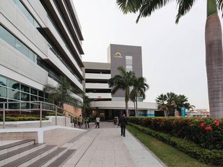 EN ALQUILER OFICINA 236m2- PARQUE EMPRESARIAL COLÓN- GUAYAQUIL