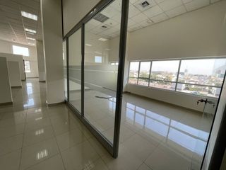 Foto 1 de EN ALQUILER OFICINA 313.23M2- PARQUE EMPRESARIAL COLÓN- NORTE DE GYE
