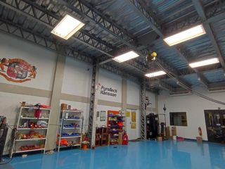 Foto 2 de VENTA OFIBODEGA 400M2- PARQUE CALIFORNIA- VÍA A DAULE- GUAYAQUIL