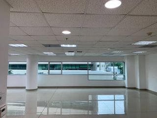 Foto 1 de EN ALQUILER OFICINA 235 M2 - CORPORATIVO DEL PARQUE EMPRESARIAL COLÓN - GYE