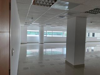 Foto 9 de EN ALQUILER OFICINA 235 M2 - CORPORATIVO DEL PARQUE EMPRESARIAL COLÓN - GYE