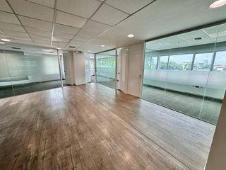 Foto 2 de EN ALQUILER OFICINA 549,20M2- PARQUE EMPRESARIAL COLÓN- NORTE DE GYE