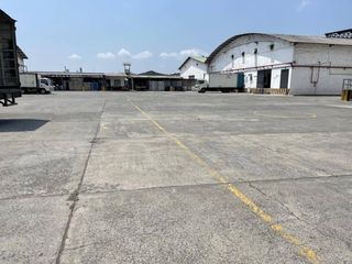 Foto 1 de EN ALQUILER BODEGA 2600M2- DENTRO DE COMPLEJO LOGÍSTICO- DURÁN