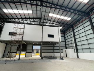 Foto 4 de En alquiler - Venta Ofibodega 1155m2-dentro de Parque industrial Pifo Quito