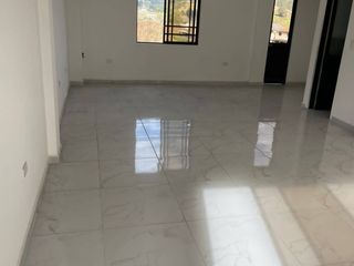 Foto 2 de EN ALQUILER OFICINA/LOCAL COMERCIAL 36M2 - SECTOR: EL VALLE, CUENCA - AZUAY