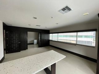 Foto 8 de OFICINA AMOBLADA EN ALQUILER 150M2, PARQUE EMPRESARIAL COLON, NORTE GYE