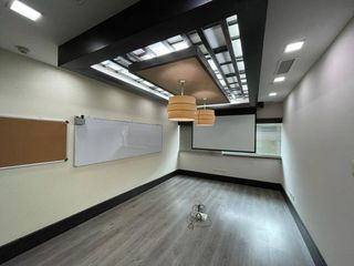 Foto 10 de OFICINA AMOBLADA EN ALQUILER 150M2, PARQUE EMPRESARIAL COLON, NORTE GYE