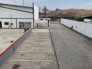 Foto 2 de Alquiler local comercial ideal showroom 2500m2- Av. Juan Tanca Marengo