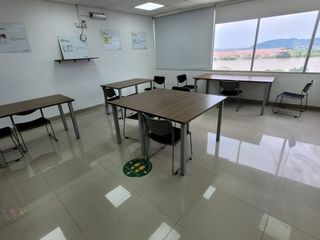 Foto 1 de En alquiler oficina 49m2- Centro Empresarial, Av. León F. Cordero