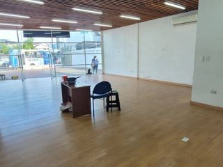 Foto 6 de Local comercial en alquiler 400m²- Av. francisco de Orellana, Guayaquil