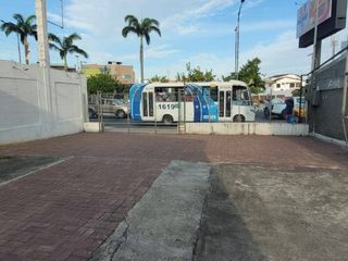 Foto 4 de Local comercial en alquiler 400m²- Av. francisco de Orellana, Guayaquil