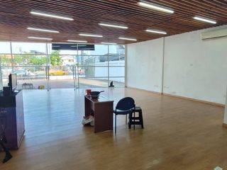 Foto 8 de Local comercial en alquiler 400m²- Av. francisco de Orellana, Guayaquil