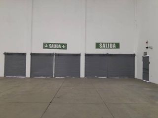 Foto 4 de Alquiler bodega industrial 2000m2 con oficinas, Carapungo, Quito, Ecuador