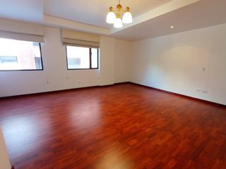 Foto 17 de Arriendo departamento de 170 m2 con balcón en el Quito Tenis