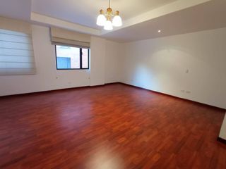 Foto 16 de Arriendo departamento de 170 m2 con balcón en el Quito Tenis