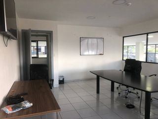 Foto 8 de EN RENTA SHOWROOM O LOCAL COMERCIAL 1769M2, AV. GALO PLAZA LASSO, QUITO