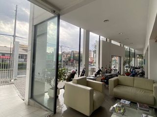 Foto 3 de ALQUILER LOCAL COMERCIAL O SHOWROOM, 1634M2, AV. 6 DE DICIEMBRE, QUITO