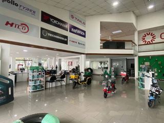 Foto 2 de ALQUILER LOCAL COMERCIAL O SHOWROOM, 1634M2, AV. 6 DE DICIEMBRE, QUITO
