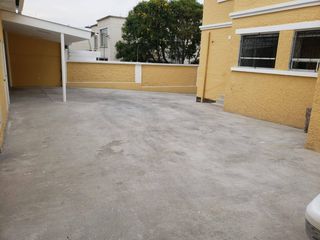 Foto 7 de Casa en Alquiler en el Sector La Floresta.