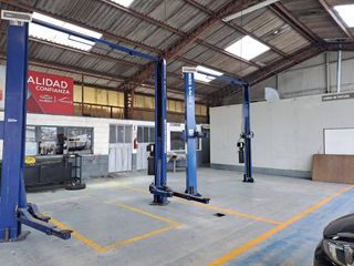 Foto 1 de PROPIEDAD COMERCIAL CON SHOWROOM EN RENTA AV. GALO PLAZA LASSO 8699.20M2