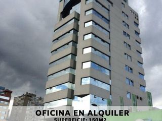 OFICINA EN ALQUILER 150 M2 -  QUITO  EDF. BANCO BOLIVARIANO